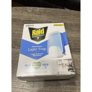 Raid Essentials Flying Insect Light Trap Starter Kit, I Device + 1 Refill, NEW!!